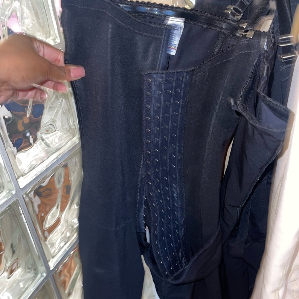 Black Colombian Faja. Brand new! High compression